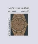 Montre dorée sur une fiche imprimée