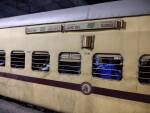 Voiture de train indien à quai