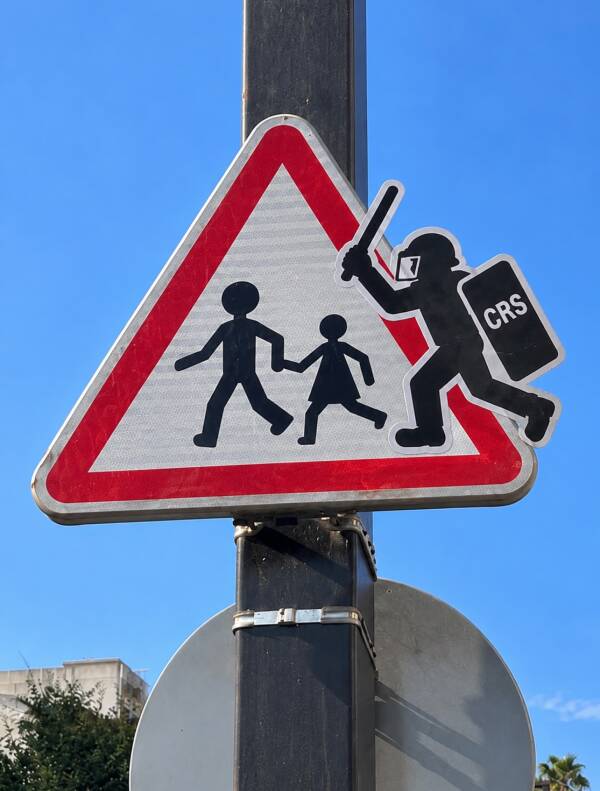 Panneau de passage d’enfants avec autocollant