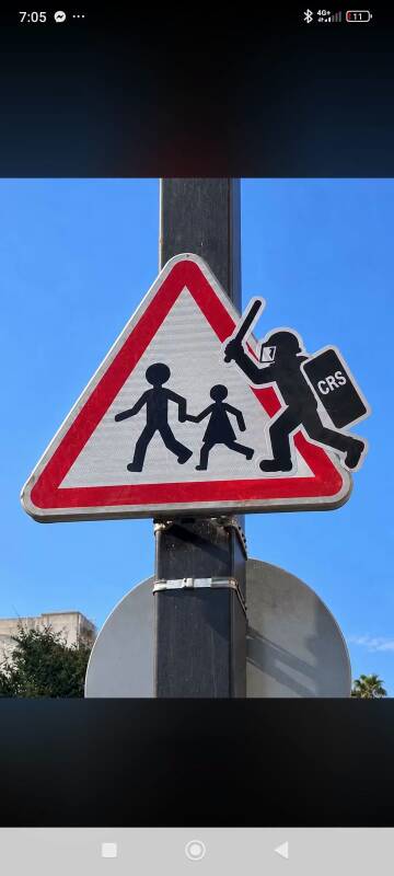 Panneau de passage d’enfants avec autocollant